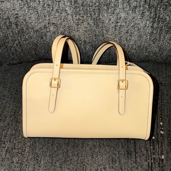 Coach Swing Zip Bag Full Size in Brass/Moonlight Glovetanned Leather NWT - Picture 2 of 16